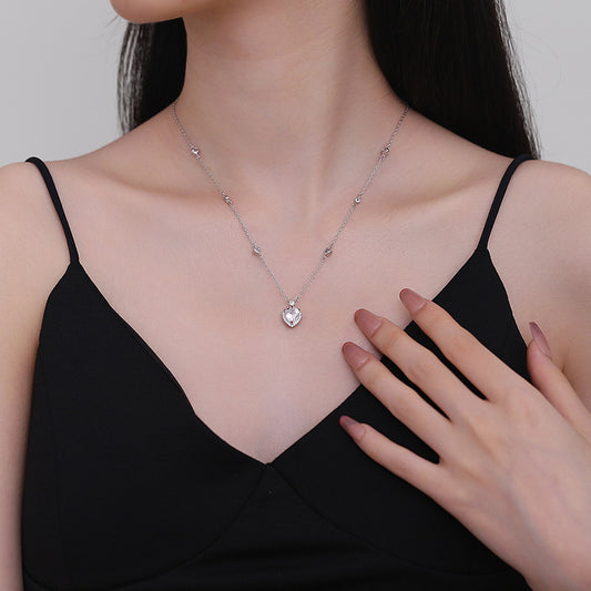 Light Fashion Heart Shaped Necklace